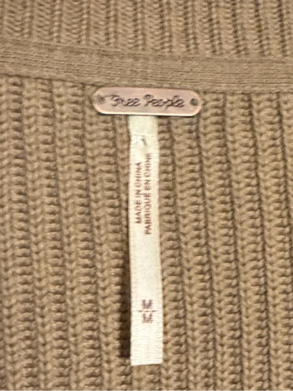 Free People ALLURE COTTON V-Neck Ribbed Pullover in Camel